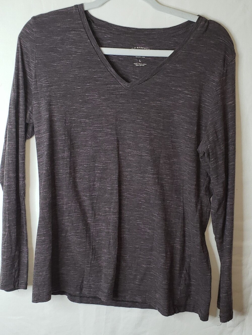 G. H. Bass t-shirt Large Gray Purple Cotton V-Neck